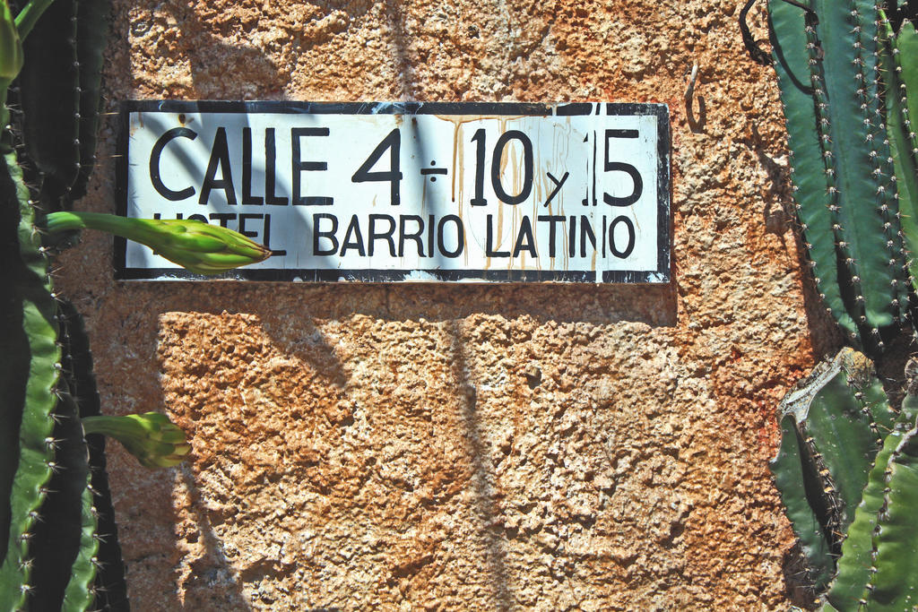 Barrio Latino Al Centro By Pueblo Magico Network Hotel Плая дел Кармен Екстериор снимка