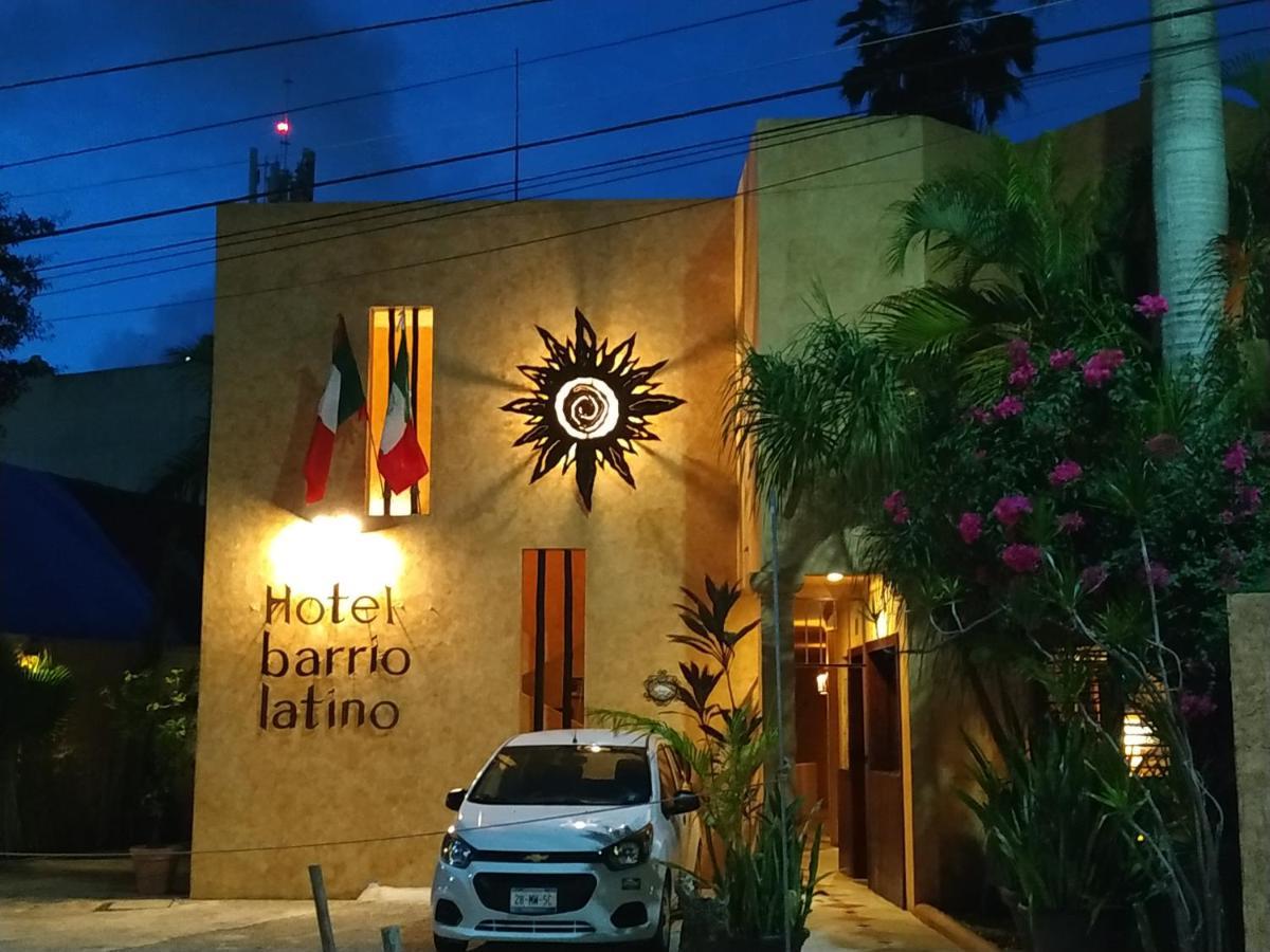 Barrio Latino Al Centro By Pueblo Magico Network Hotel Плая дел Кармен Екстериор снимка